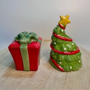 Vintage Ceramic Christmas Tree and Present Salt and Pepper Shakers Russ Berrie
